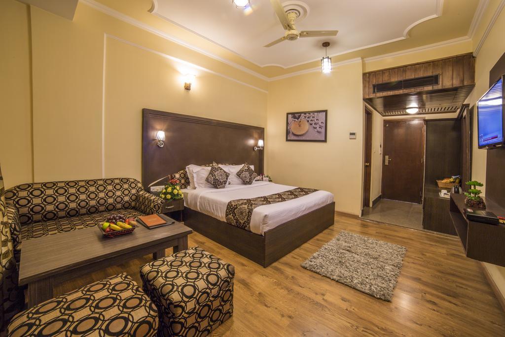 Palette - Solar Residency Hotel Srīnagar Exterior foto