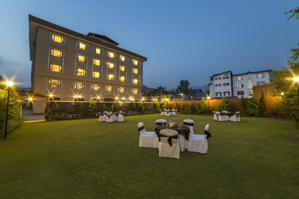 Palette - Solar Residency Hotel Srīnagar Exterior foto